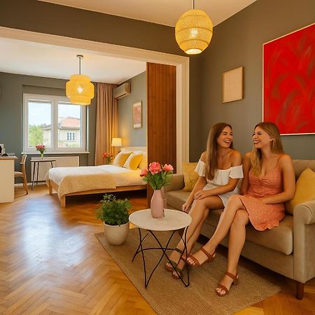 Woodie Studio With Premium Comfort By Piata Unirii Bucharest Exterior photo